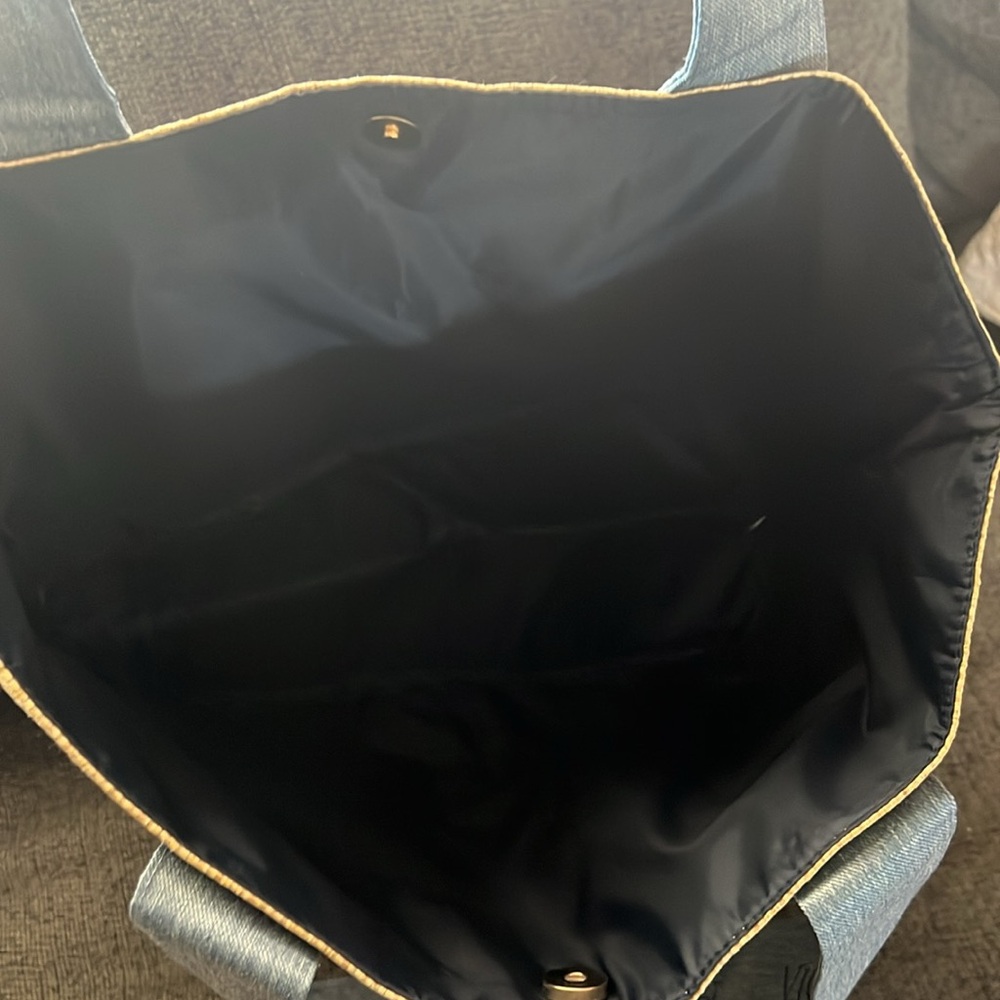 Victoria’s Secret straw beach tote bag - Picture 3 of 4